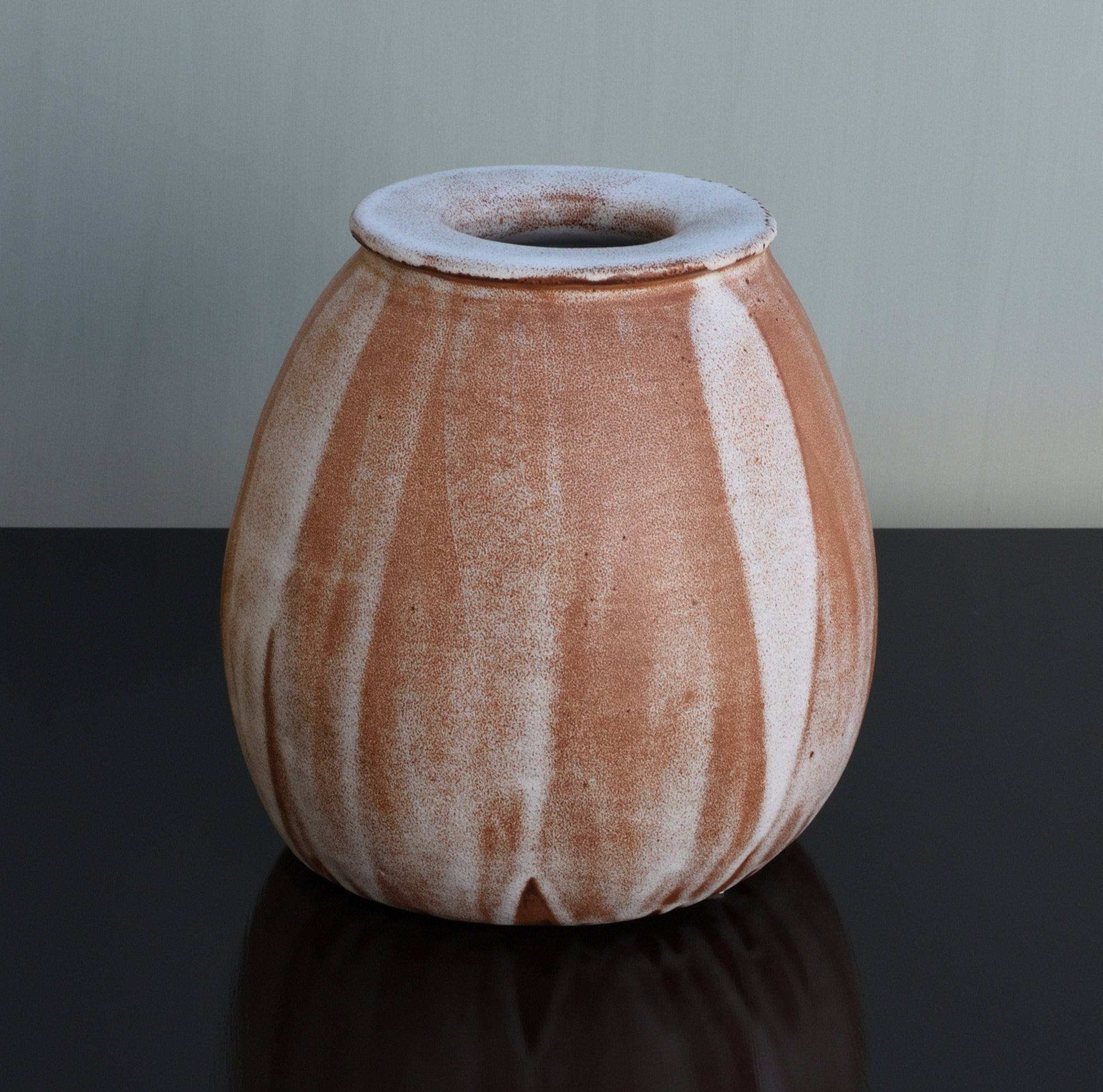 Glazed ceramic, 29 x 29 x 29 cm