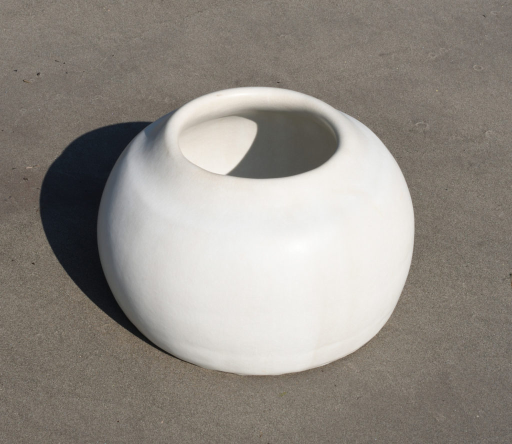 Glazed ceramic, 23 x 37 cm